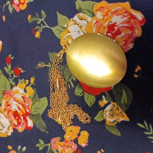 Vintage locket. - Picture 4 of 8